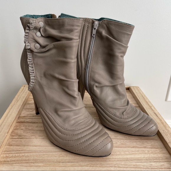 NWOT Seychelles Banjo Taupe Booties, 8.5 - Picture 3 of 8